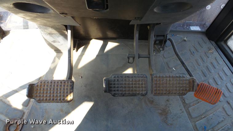 image for item DF4359 New Holland 8260 MFWD tractor