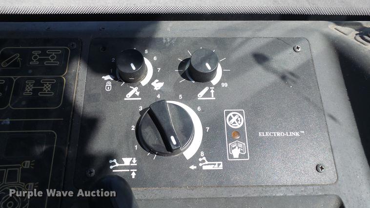 image for item DF4359 New Holland 8260 MFWD tractor