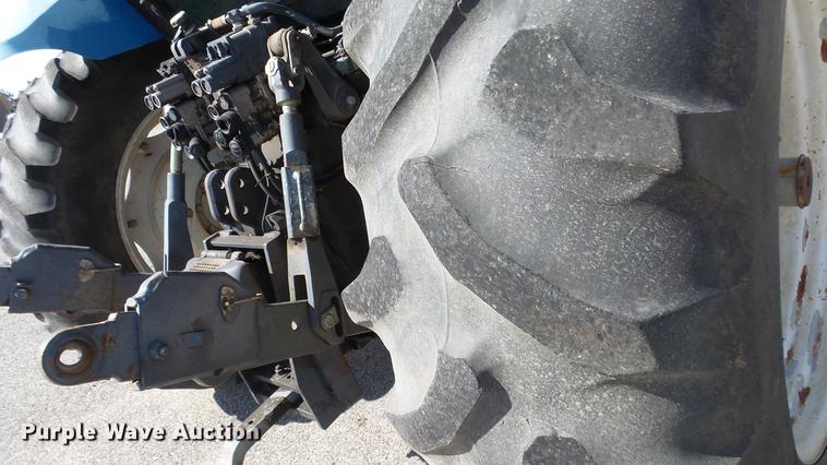 image for item DF4359 New Holland 8260 MFWD tractor