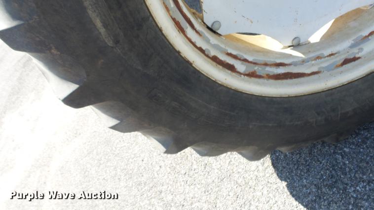 image for item DF4359 New Holland 8260 MFWD tractor