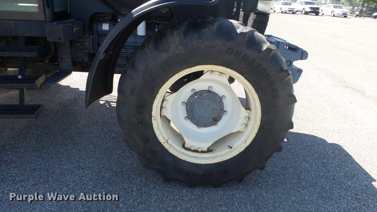 image for item DF4359 New Holland 8260 MFWD tractor