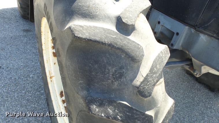 image for item DF4359 New Holland 8260 MFWD tractor