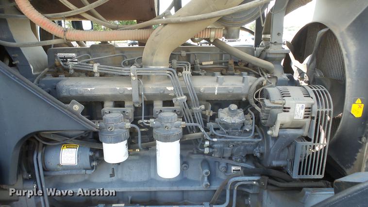 image for item DF4359 New Holland 8260 MFWD tractor