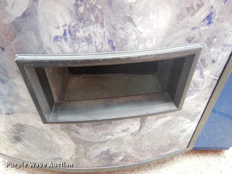 image for item EM9686 RC Cola vending machine