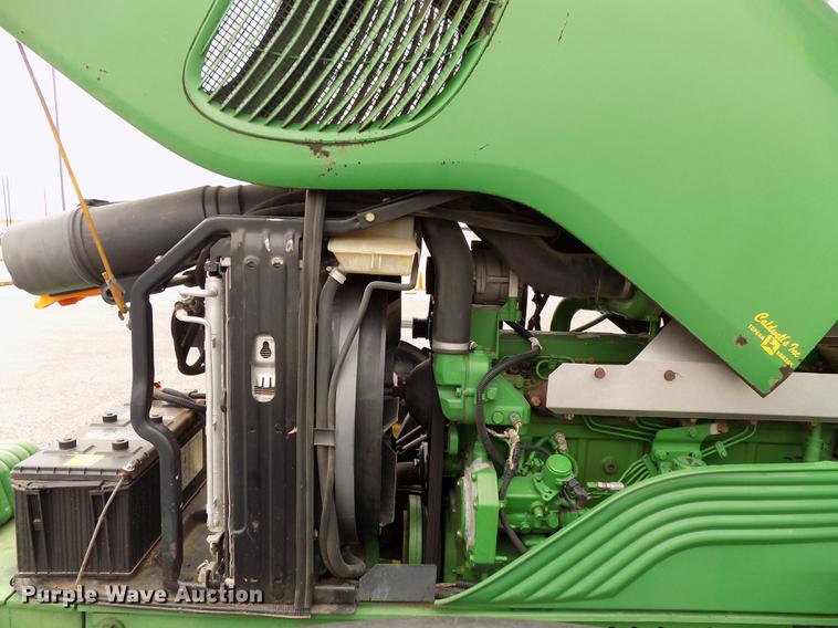 image for item FQ9006 2005 John Deere 7220 MFWD tractor