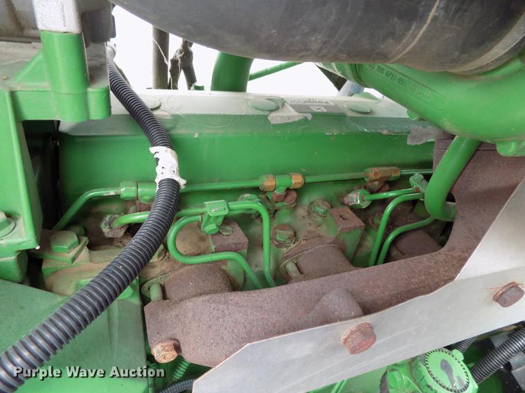 image for item FQ9006 2005 John Deere 7220 MFWD tractor