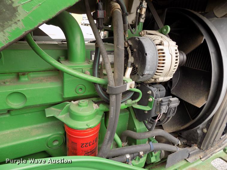 image for item FQ9006 2005 John Deere 7220 MFWD tractor
