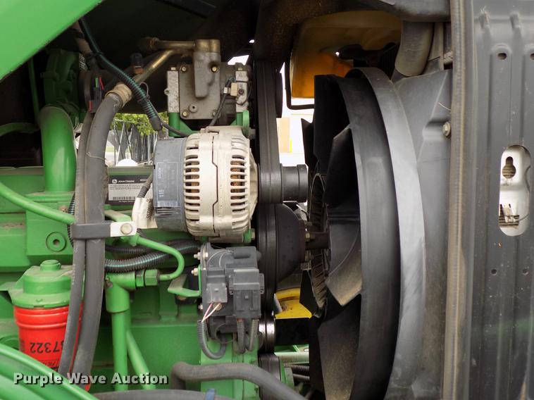 image for item FQ9006 2005 John Deere 7220 MFWD tractor