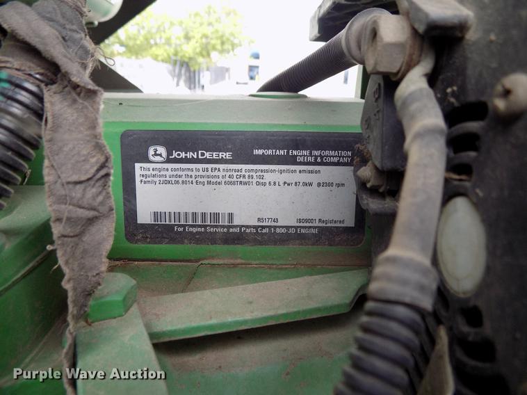 image for item FQ9006 2005 John Deere 7220 MFWD tractor