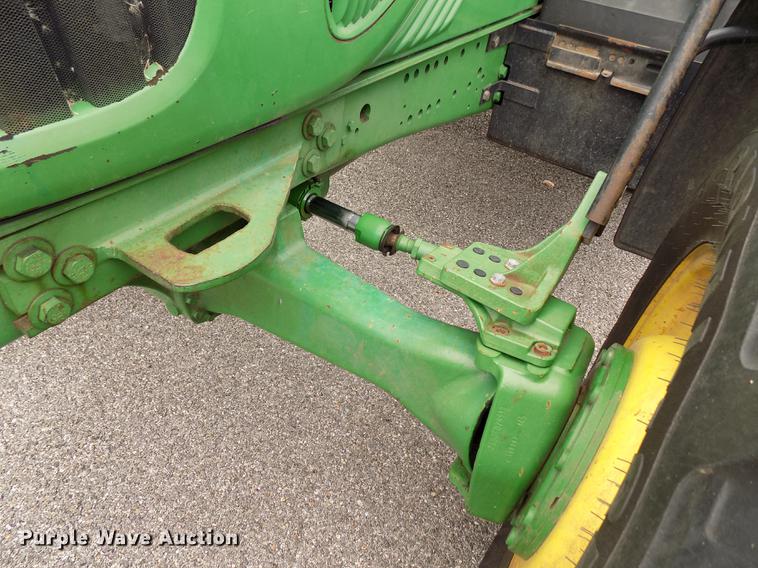 image for item FQ9006 2005 John Deere 7220 MFWD tractor