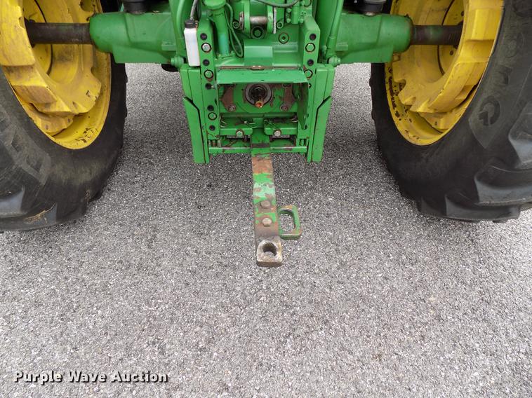 image for item FQ9006 2005 John Deere 7220 MFWD tractor