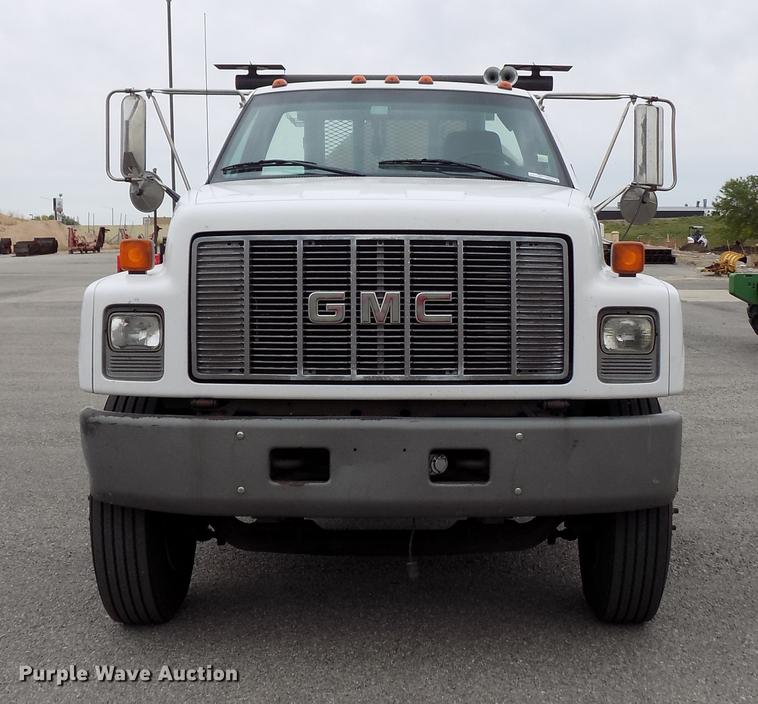 image for item FQ9007 2002 GMC C8500 semi truck