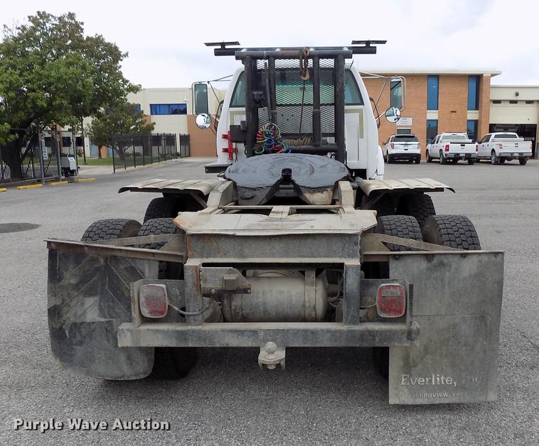 image for item FQ9007 2002 GMC C8500 semi truck