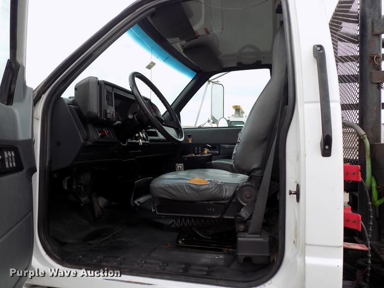 image for item FQ9007 2002 GMC C8500 semi truck