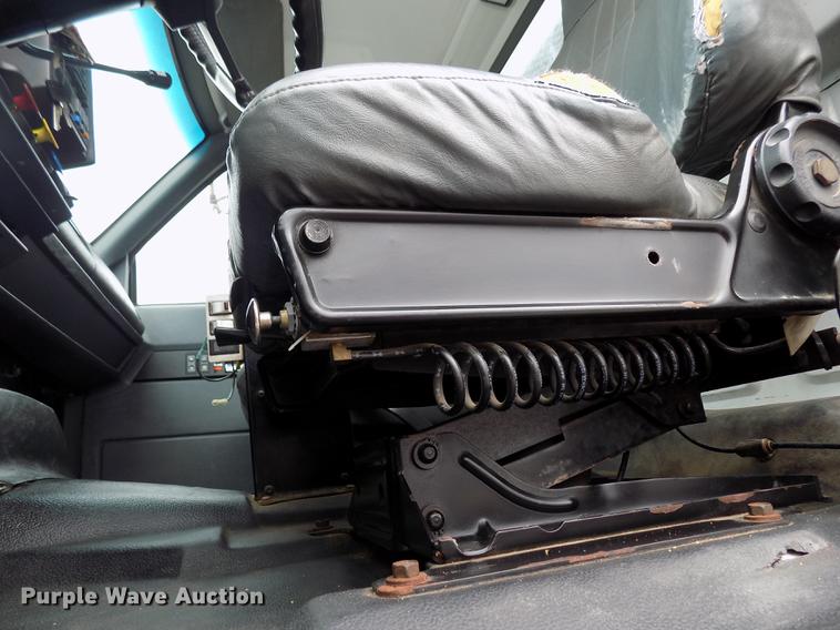 image for item FQ9007 2002 GMC C8500 semi truck