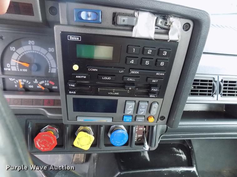 image for item FQ9007 2002 GMC C8500 semi truck