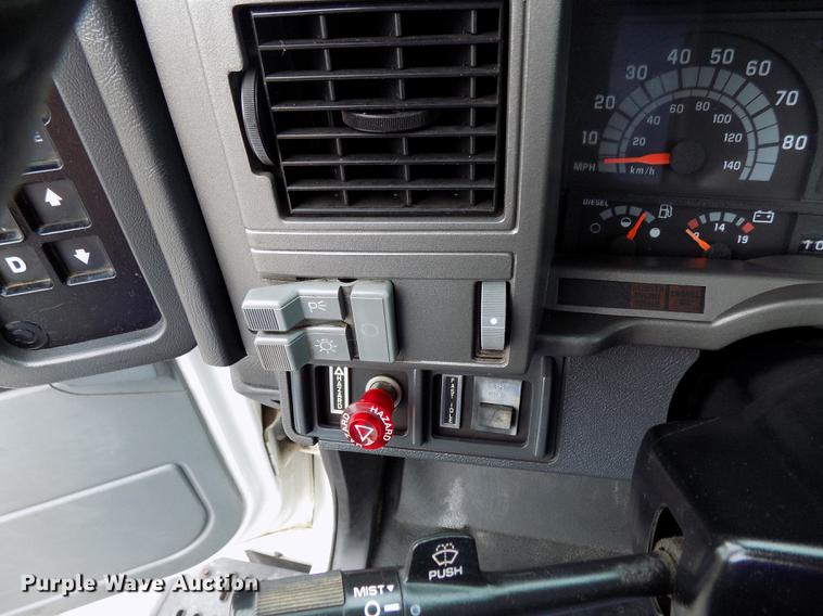 image for item FQ9007 2002 GMC C8500 semi truck