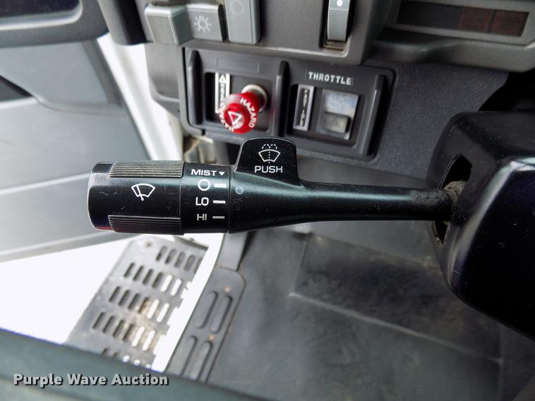 image for item FQ9007 2002 GMC C8500 semi truck