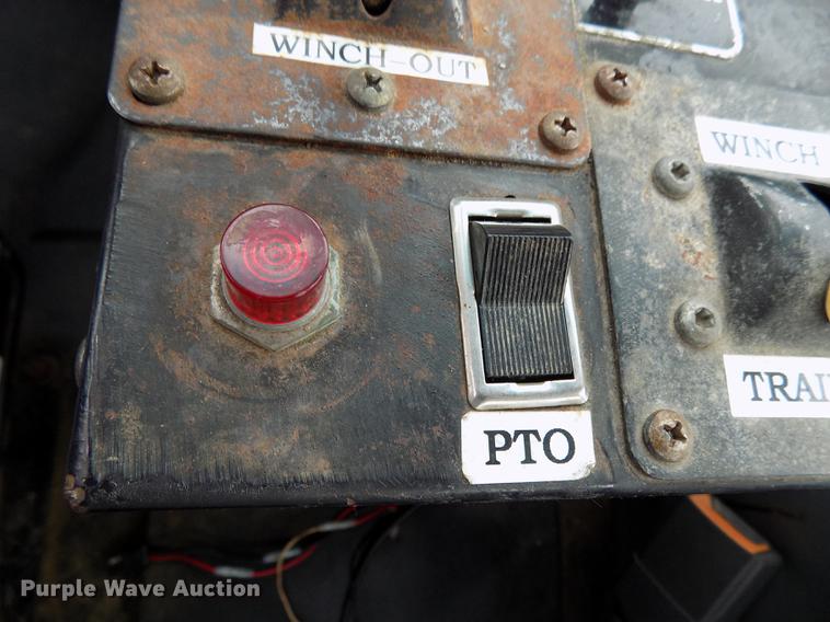 image for item FQ9007 2002 GMC C8500 semi truck