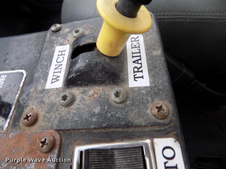 image for item FQ9007 2002 GMC C8500 semi truck