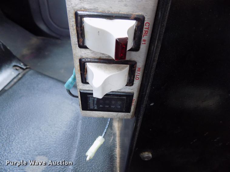 image for item FQ9007 2002 GMC C8500 semi truck