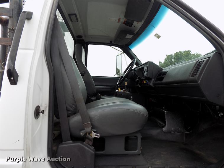 image for item FQ9007 2002 GMC C8500 semi truck