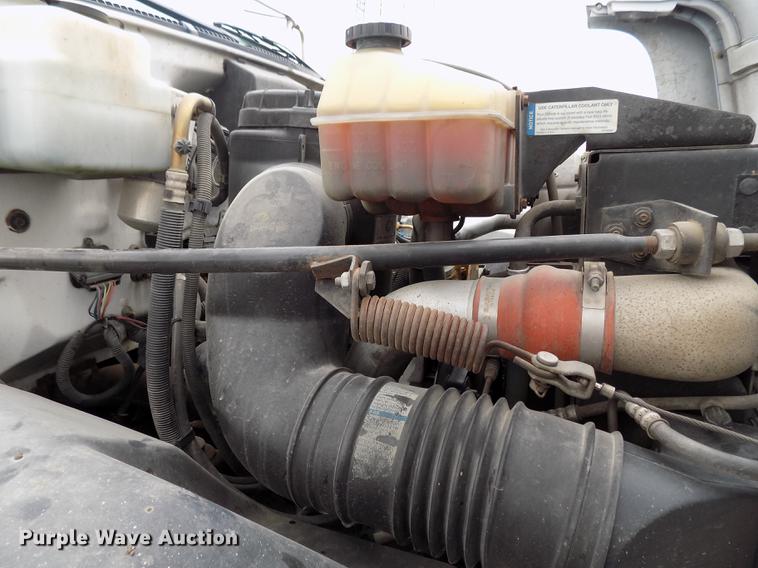 image for item FQ9007 2002 GMC C8500 semi truck