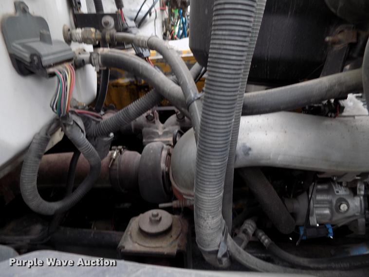 image for item FQ9007 2002 GMC C8500 semi truck