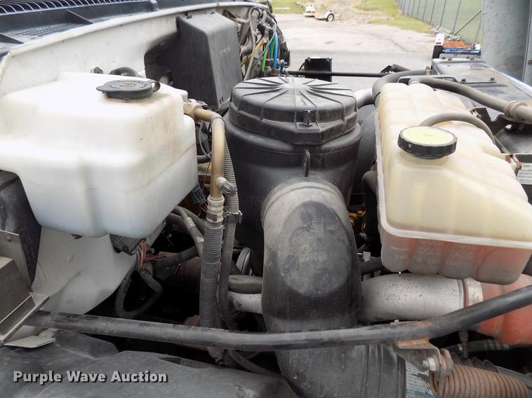 image for item FQ9007 2002 GMC C8500 semi truck