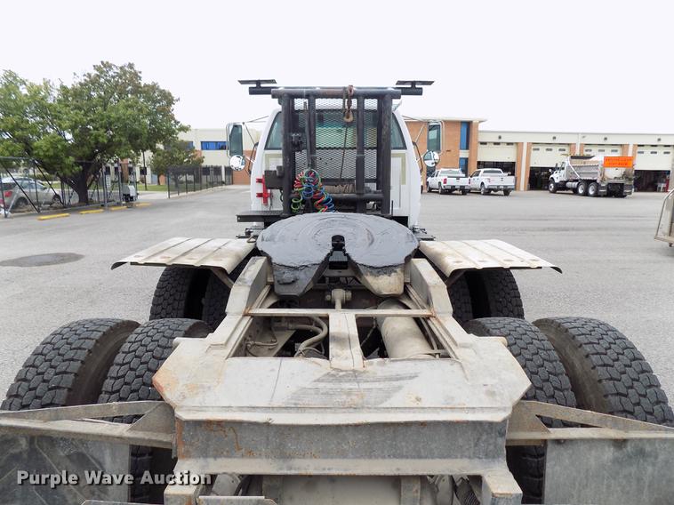 image for item FQ9007 2002 GMC C8500 semi truck