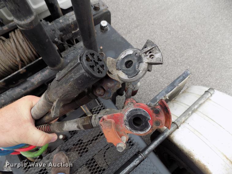 image for item FQ9007 2002 GMC C8500 semi truck