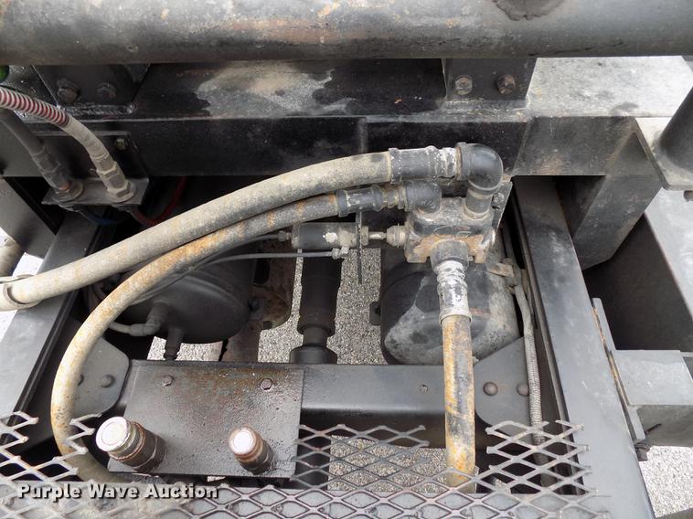 image for item FQ9007 2002 GMC C8500 semi truck