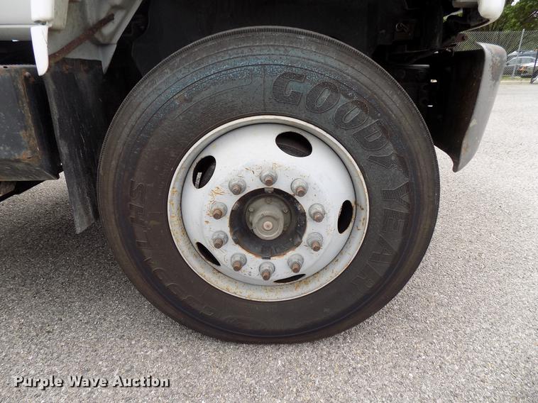 image for item FQ9007 2002 GMC C8500 semi truck