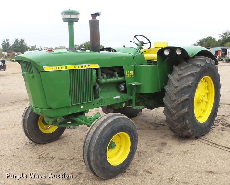 image for item AM9199 John Deere 4020 row crop tractor