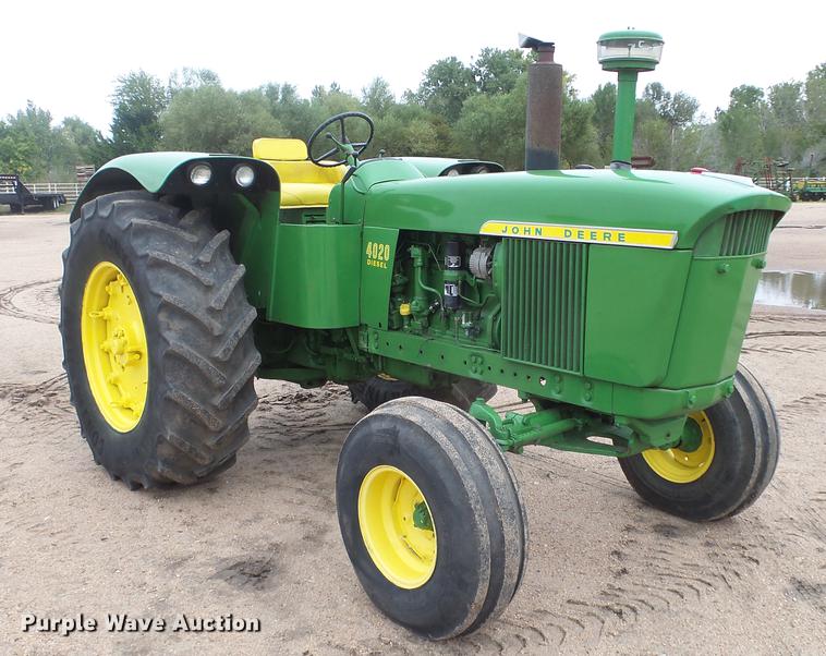 image for item AM9199 John Deere 4020 row crop tractor