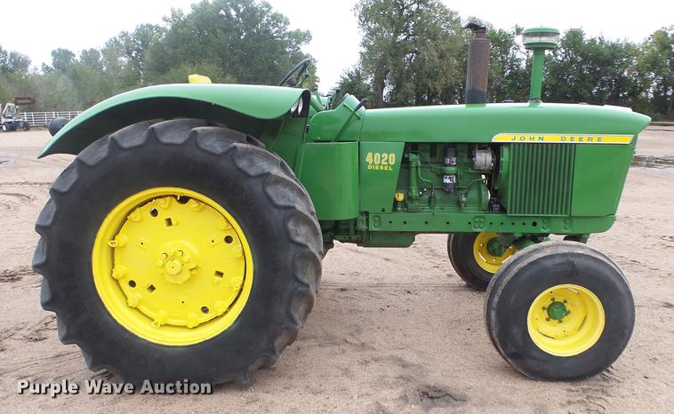 image for item AM9199 John Deere 4020 row crop tractor