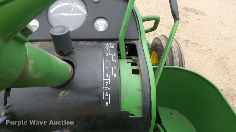 image for item AM9199 John Deere 4020 row crop tractor