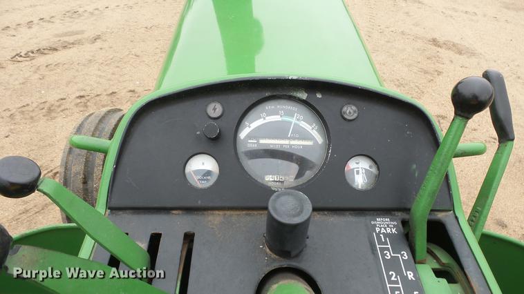 image for item AM9199 John Deere 4020 row crop tractor