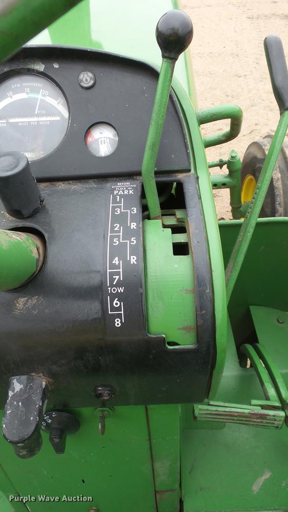 image for item AM9199 John Deere 4020 row crop tractor