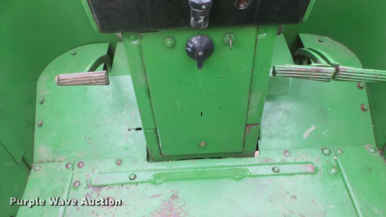 image for item AM9199 John Deere 4020 row crop tractor