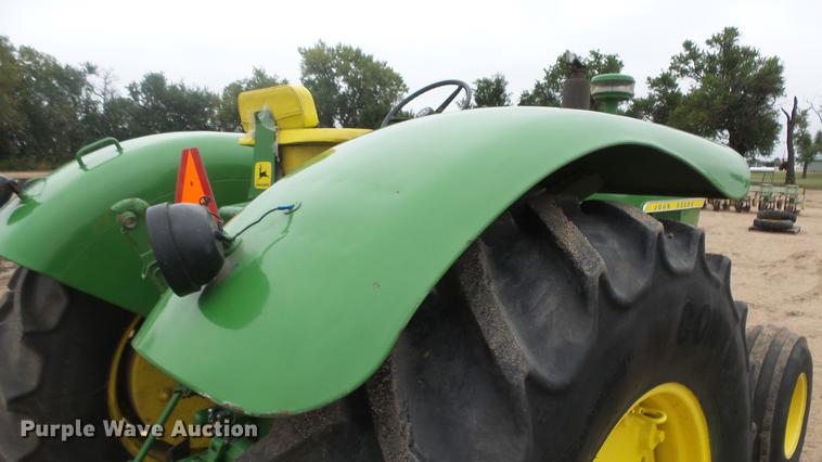 image for item AM9199 John Deere 4020 row crop tractor