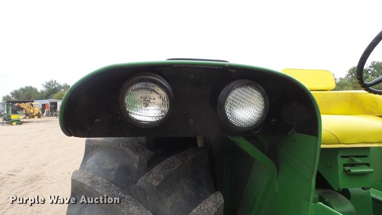 image for item AM9199 John Deere 4020 row crop tractor