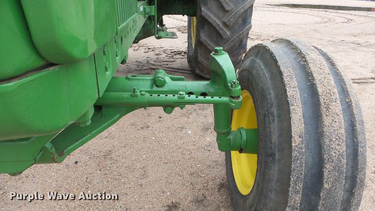 image for item AM9199 John Deere 4020 row crop tractor