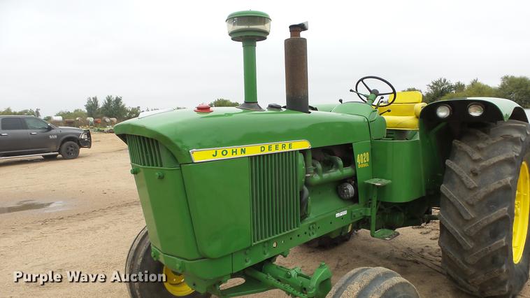 image for item AM9199 John Deere 4020 row crop tractor