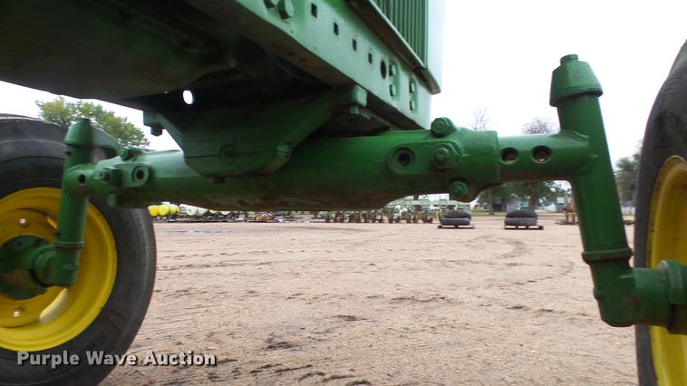 image for item AM9199 John Deere 4020 row crop tractor