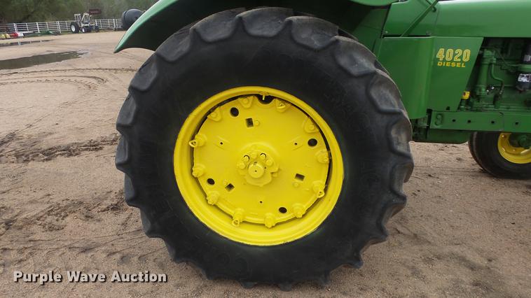 image for item AM9199 John Deere 4020 row crop tractor
