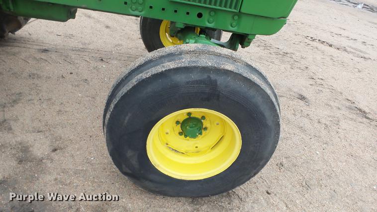 image for item AM9199 John Deere 4020 row crop tractor