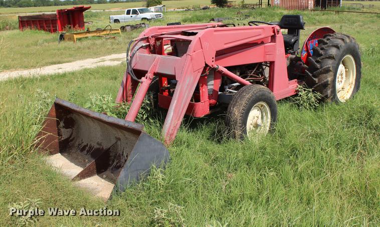 image for item BE9332 Massey-Ferguson tractor