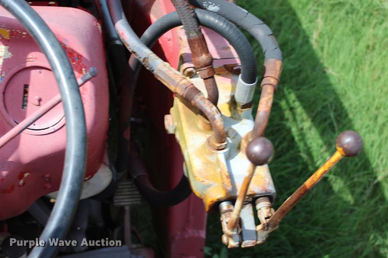 image for item BE9332 Massey-Ferguson tractor