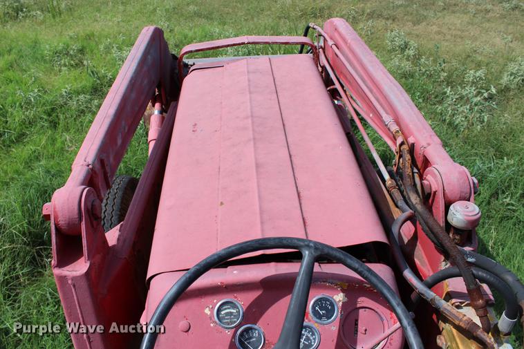 image for item BE9332 Massey-Ferguson tractor
